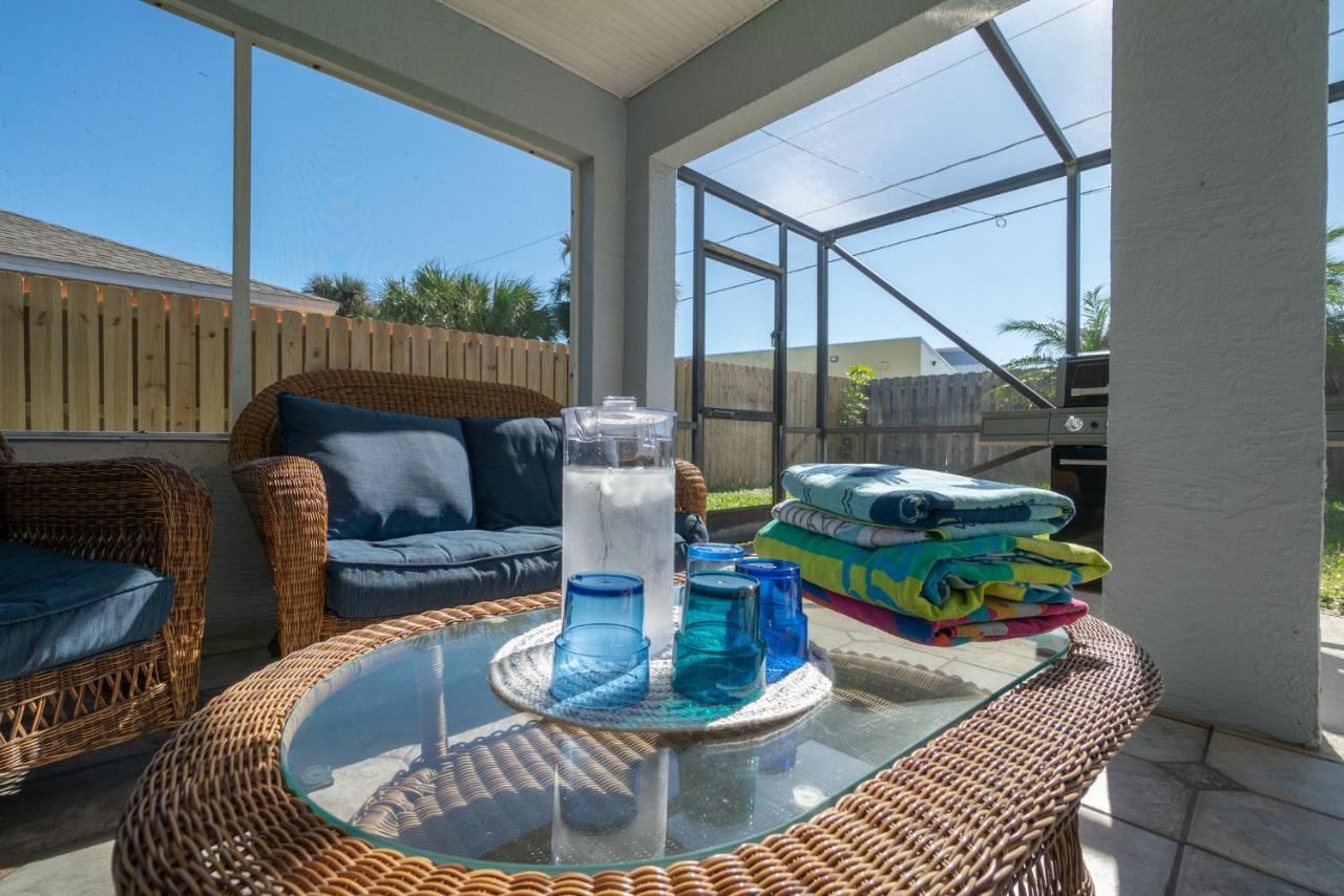Oceanview Haven - 2Br Beach Townhome With Patio, Shared Heated Pool Steps From Paradise Beach Park! Melbourne Exterior foto